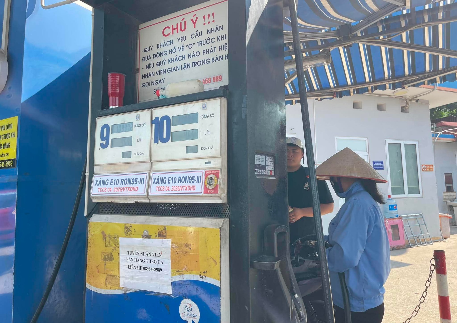 Những ngày đầu phủ sóng xăng E10 tại Hà Nội: Người dân nói gì? 