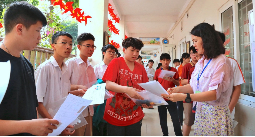 Lời giải môn Toán kỳ thi tuyển sinh lớp 10 tại TP.HCM