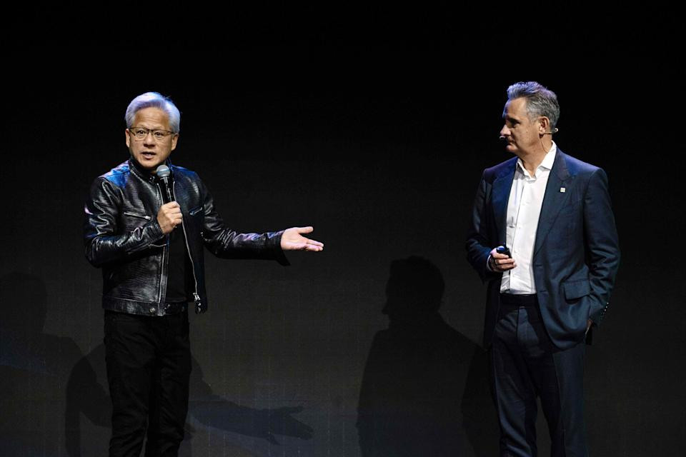 CEO Nvidia nói với các gia tộc siêu giàu Đầu tư vào AI sinh lời khủng