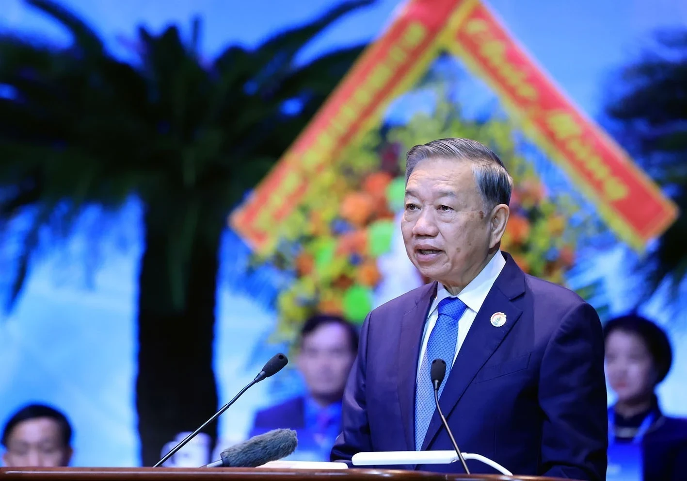 vna-potal-khai-mac-trong-the-dai-hoi-xiv-cong-doan-viet-nam-88041914-10-59-35-1117.webp