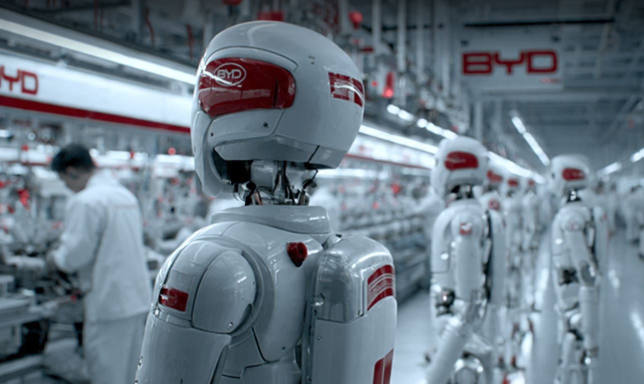 Vì sao hãng ô tô điện BYD chuyển sang làm robot hình người? 