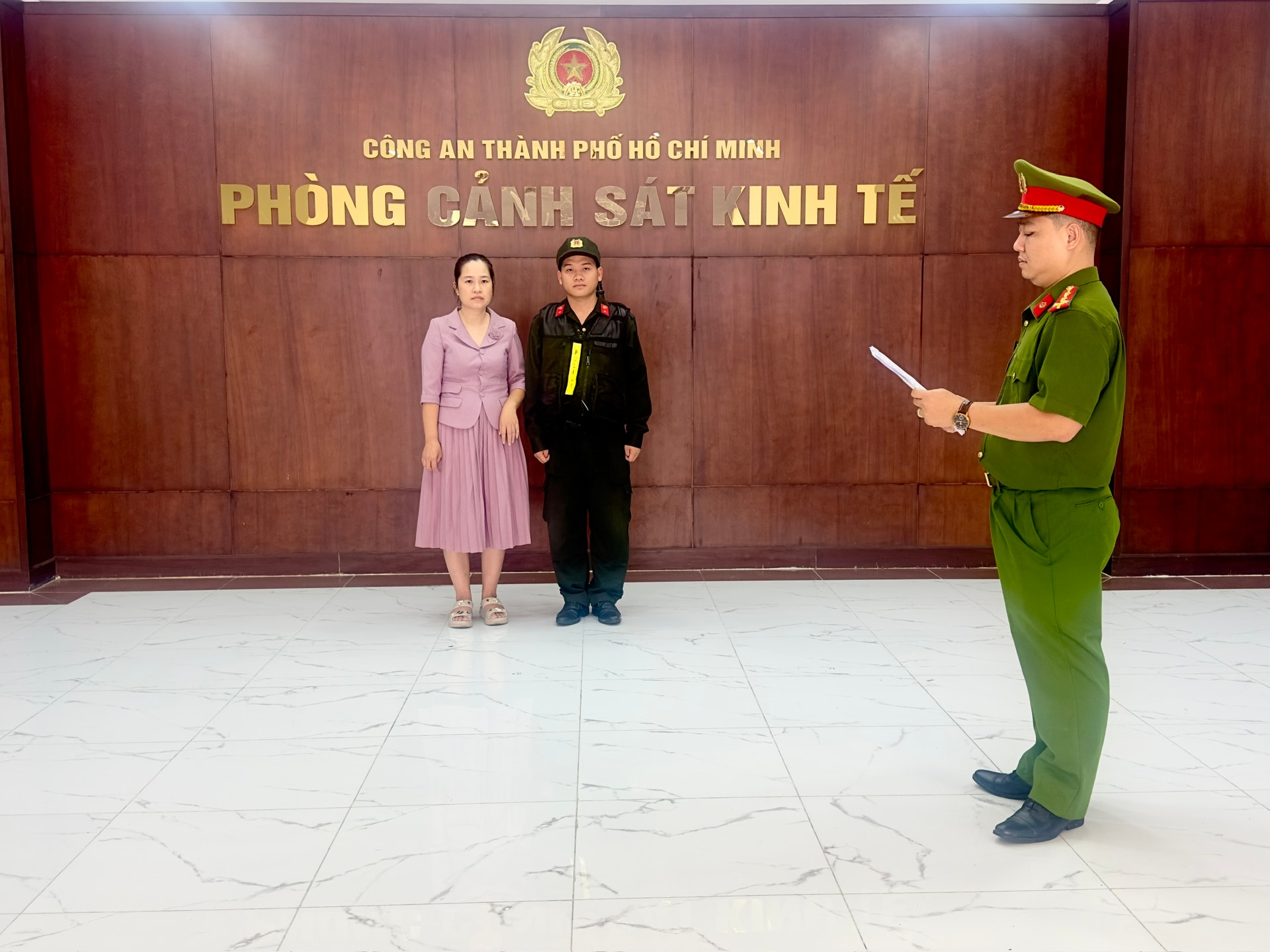 Công an TP.HCM khởi tố chủ thương hiệu Vải áo dài Đất Lành do xâm phạm quyền tác giả 
