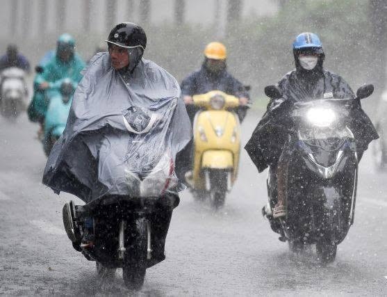 Thời tiết hôm nay 9/6: Mưa lớn dồn dập, coi chừng 'phố biến thành sông'