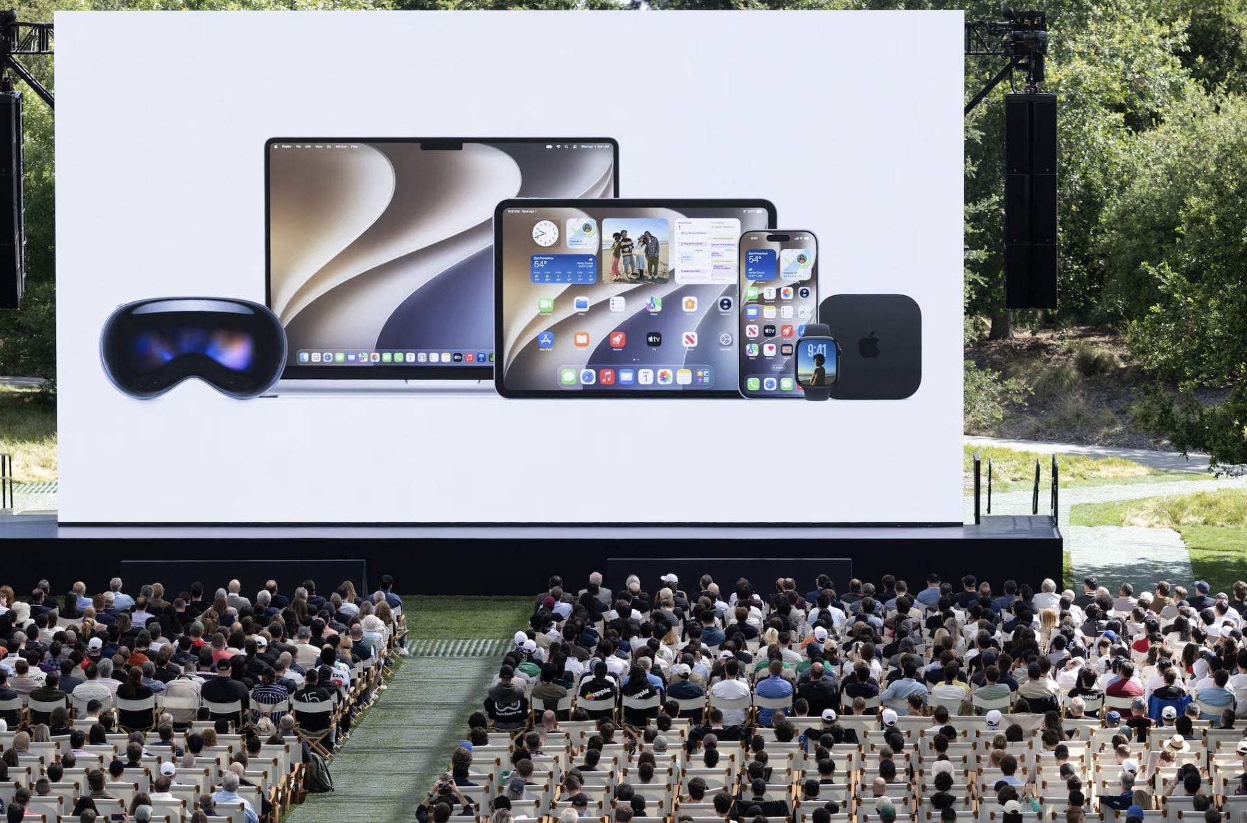 Siri AI lột xác hoàn toàn, Apple bắt tay Google và Nvidia tạo mô hình AI tiên tiến nhất