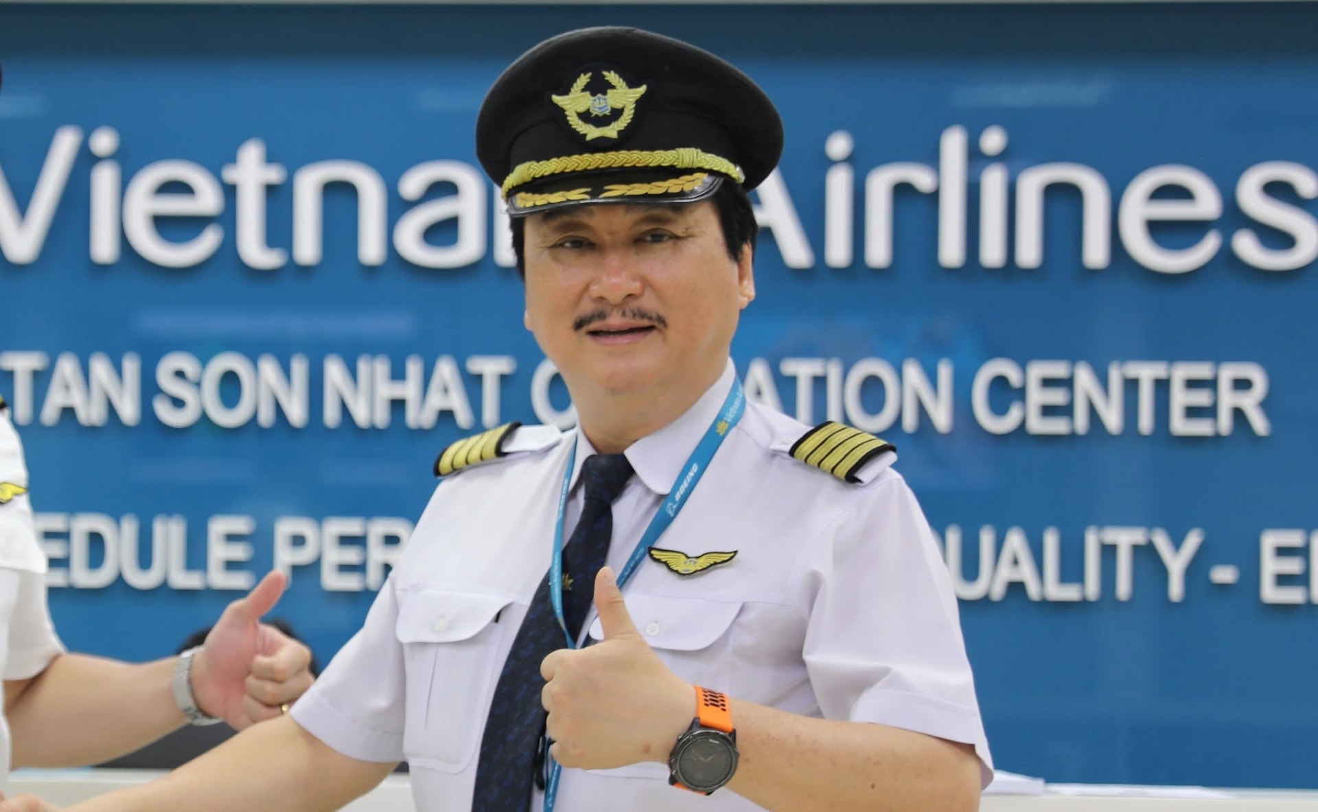Cơ trưởng Nguyễn Nam Liên.