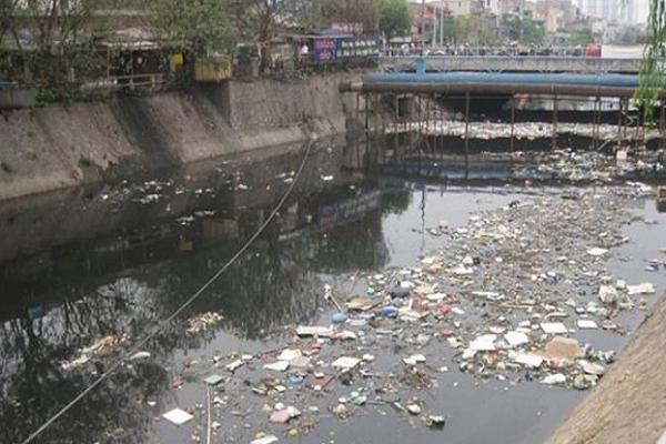 14.000 tân rac -moi-ngay-tai-tphcm-tao-apluc-lennguon-nuoc-sach-ra-sao-hinh-anh1
