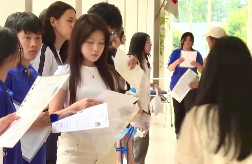 Dùng công nghệ để phát hiện và ngăn chặn gian lận bằng công nghệ.