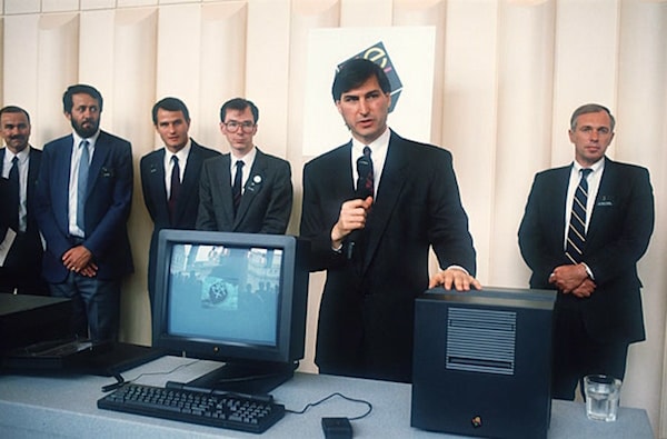 www.storiesofapple.net-wp-content-uploads-2021-04-_steve-jobs-next-computer-1988.jpg