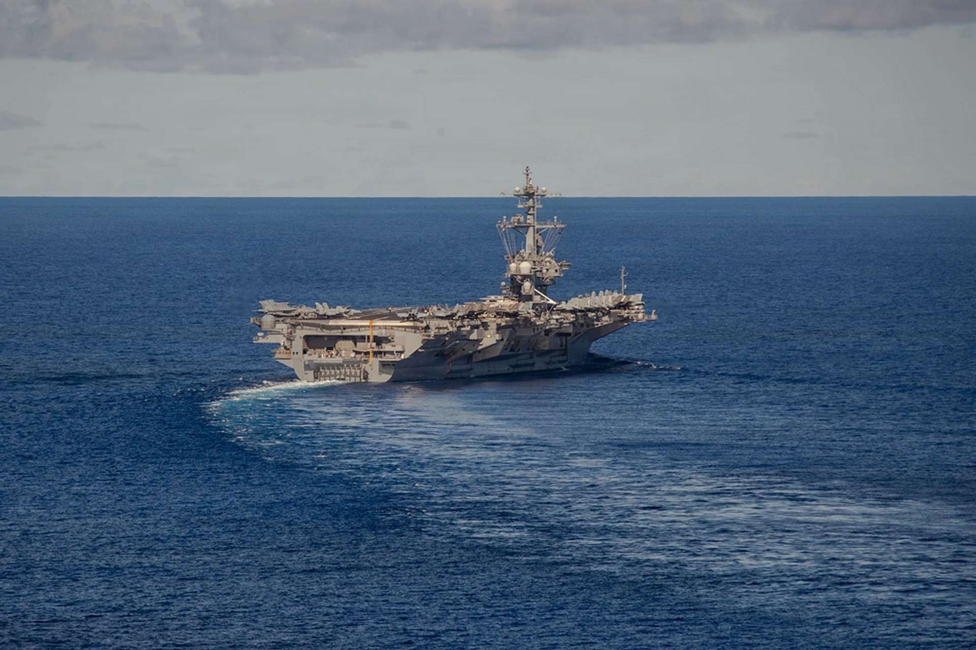 www.armyrecognition.com-templates-yootheme-cache-da-_u.s._carrier_george_washington_deploys_mh-60_seahawk_helicopters_near_china_flashpoints-dac181bc.jpeg
