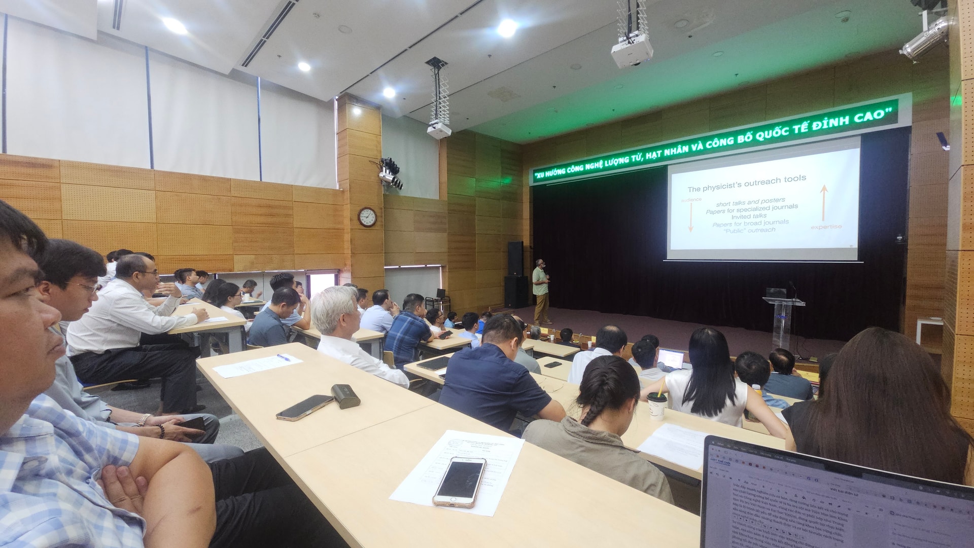 Kết nối nghiên cứu cơ bản với công nghệ lượng tử, hạt nhân 