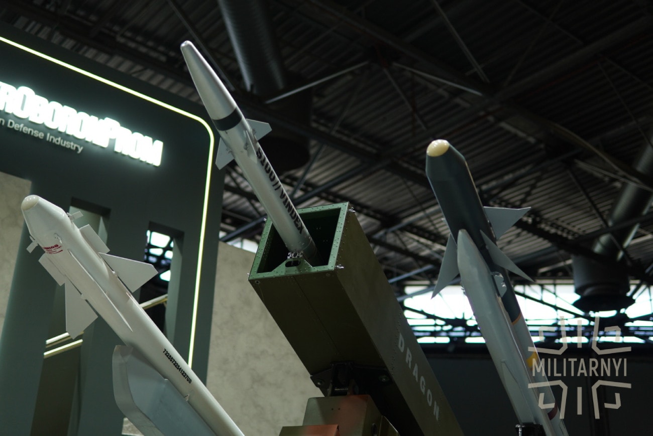 maket-zenitnoyi-rakety-st-100.foto-militarnyj-1.jpg