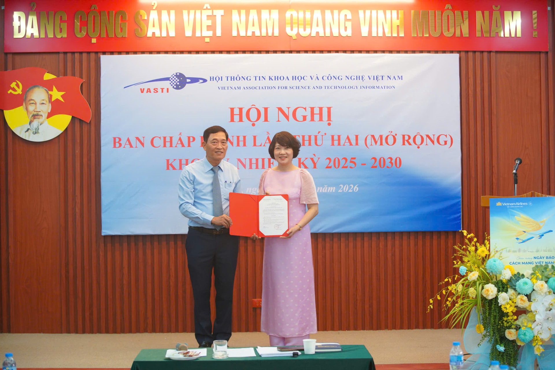 Trao quyết định bổ nhiệm Chánh Văn phòng