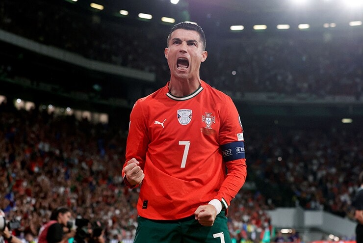 ronaldo-vuot-moc-2-ty-usd-ghi-danh-lich-su-the-thao-the-gioi-17-495-1780962890-402-width740height495.jpg