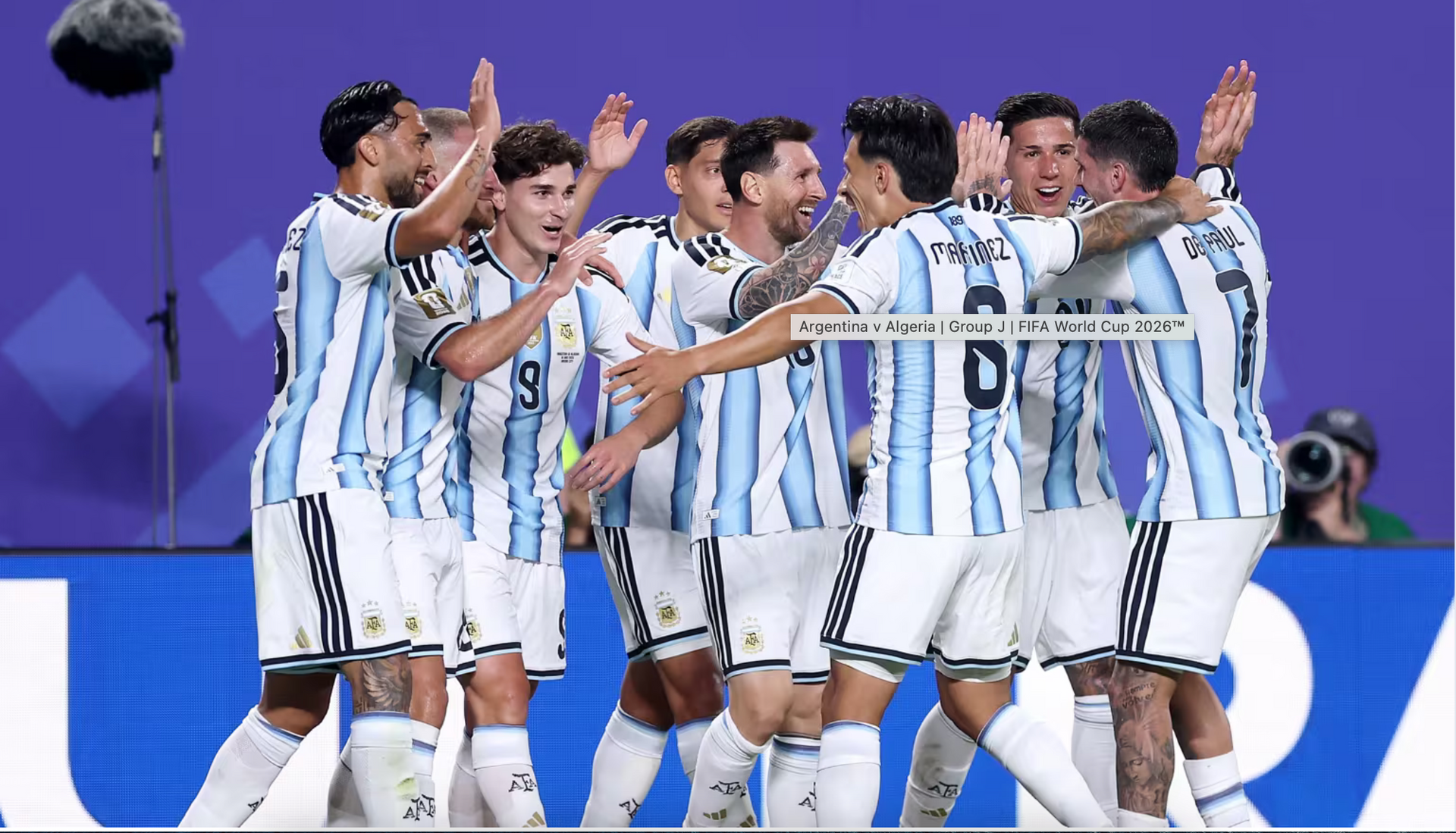 Hãy tận hưởng Messi! 