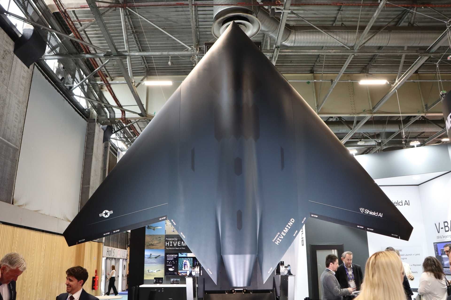 www.armyrecognition.com-templates-yootheme-cache-ec-_shield-ai-targets-poland-for-autonomous-x-bat-fighter-jet-production-and-nato-f-16-engine-hub-925-001-ecf869e8.jpeg