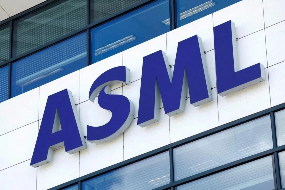 Mỹ nghi máy sản xuất chip tiên tiến nhất của ASML xuất hiện ở Trung Quốc