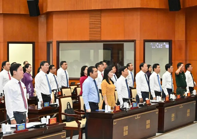 19-06-2026-ky-hop-thu-3-hdnd-tphcm-khoa-xi-xem-xet-53-noi-dung-quan-trong-doi-voi-su-phat-trien-tphcm-3400ef92-details.png