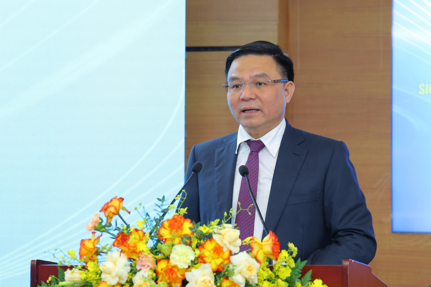 bo-truong-bo-cong-thuong-le-manh-hung20260619174734.jpg