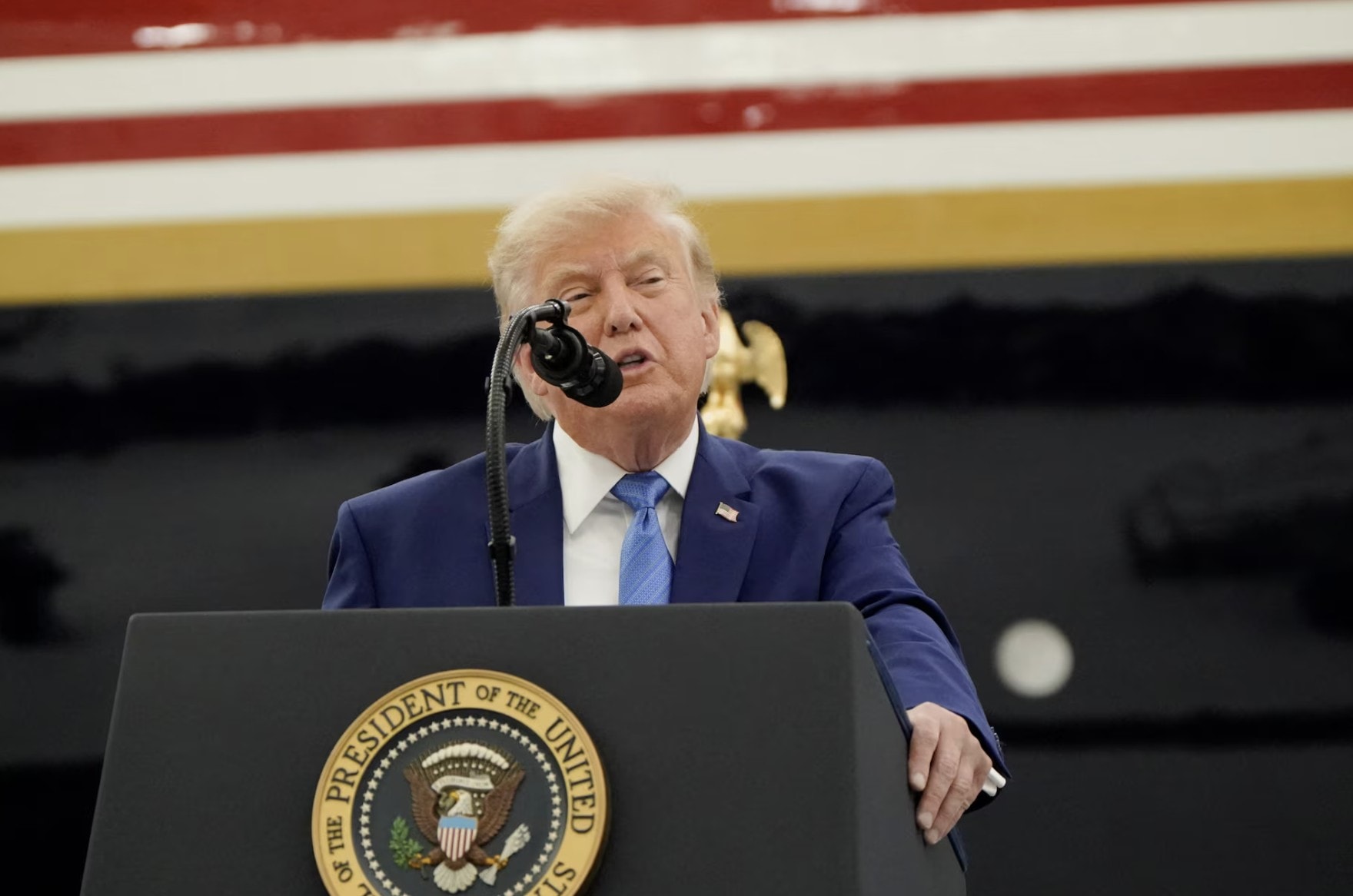 Ông Trump nói lý do nhận Boeing 747-8 từ Qatar Quà miễn phí nhưng nâng cấp không rẻ (3)11