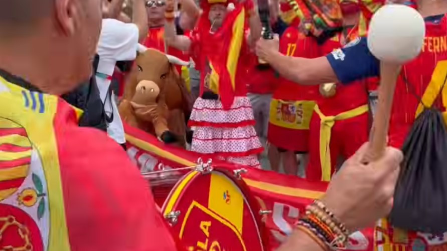 Người kế nhiệm 'Manolo đánh trống' xuất hiện tại World Cup 2026 