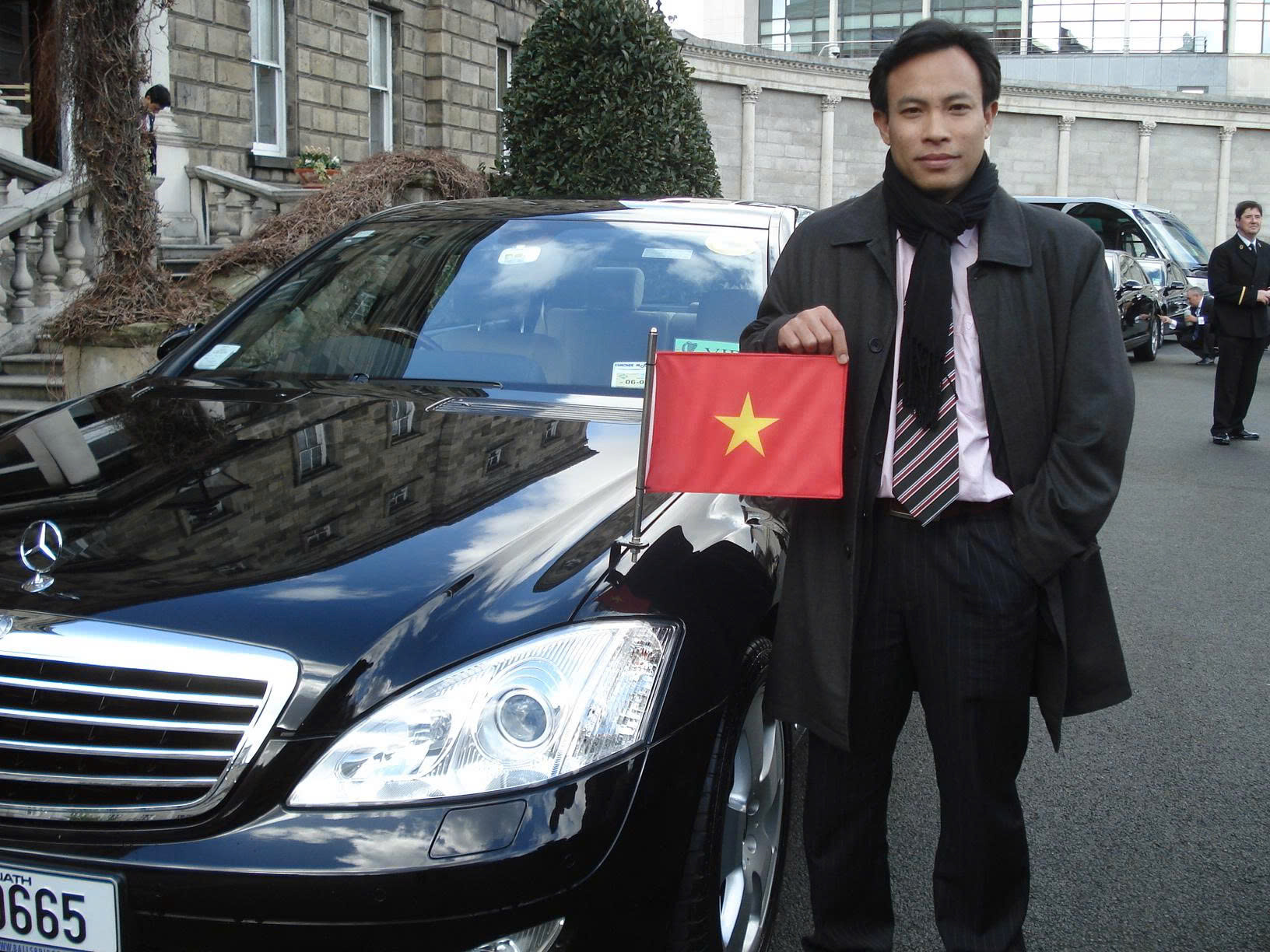 nhà báo Xuân Quang tác nghiệp ở CH Ireland