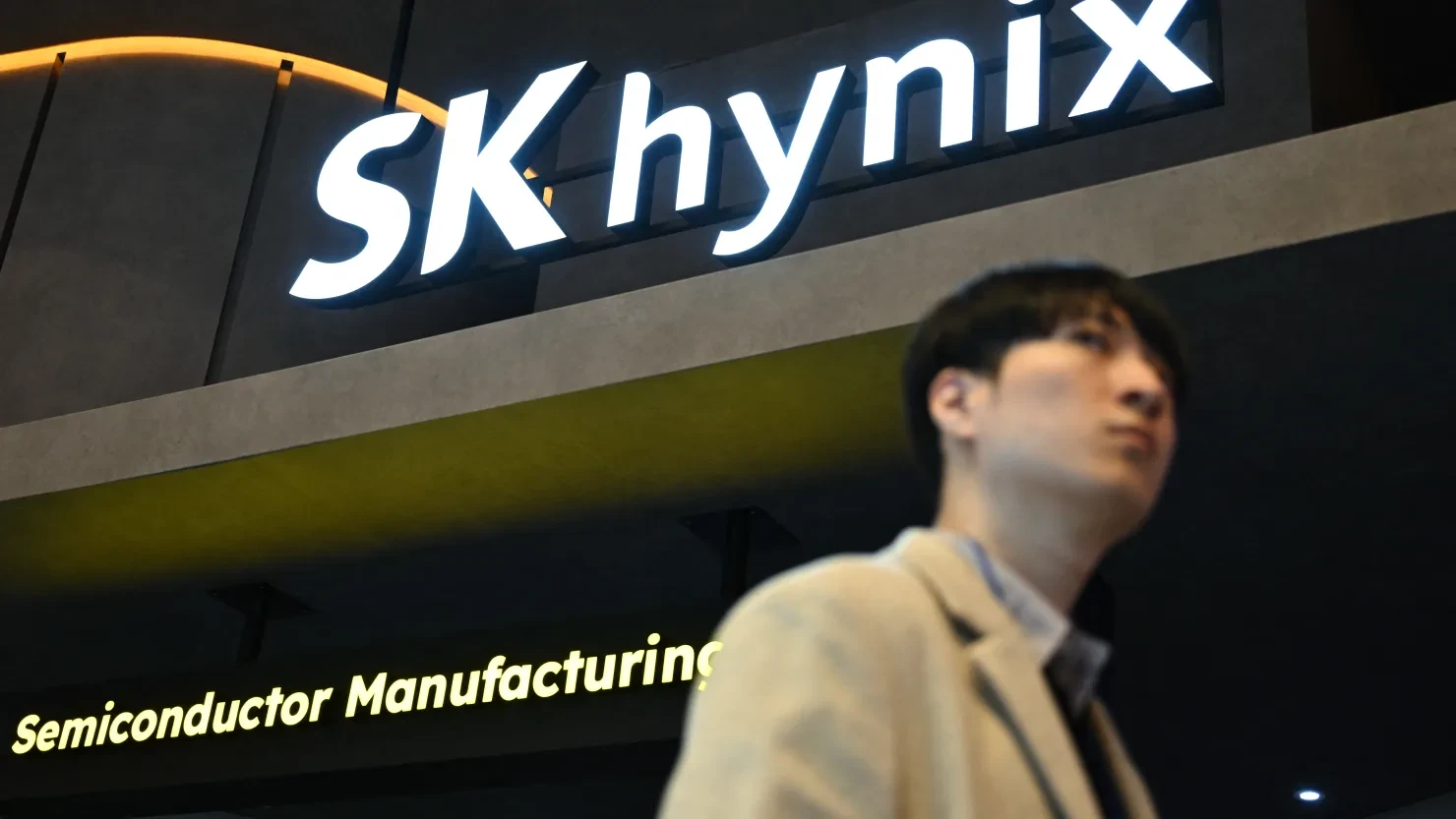 SK Hynix định huy động hơn 29 tỉ USD ở Mỹ sau khi vượt Samsung về vốn hóa