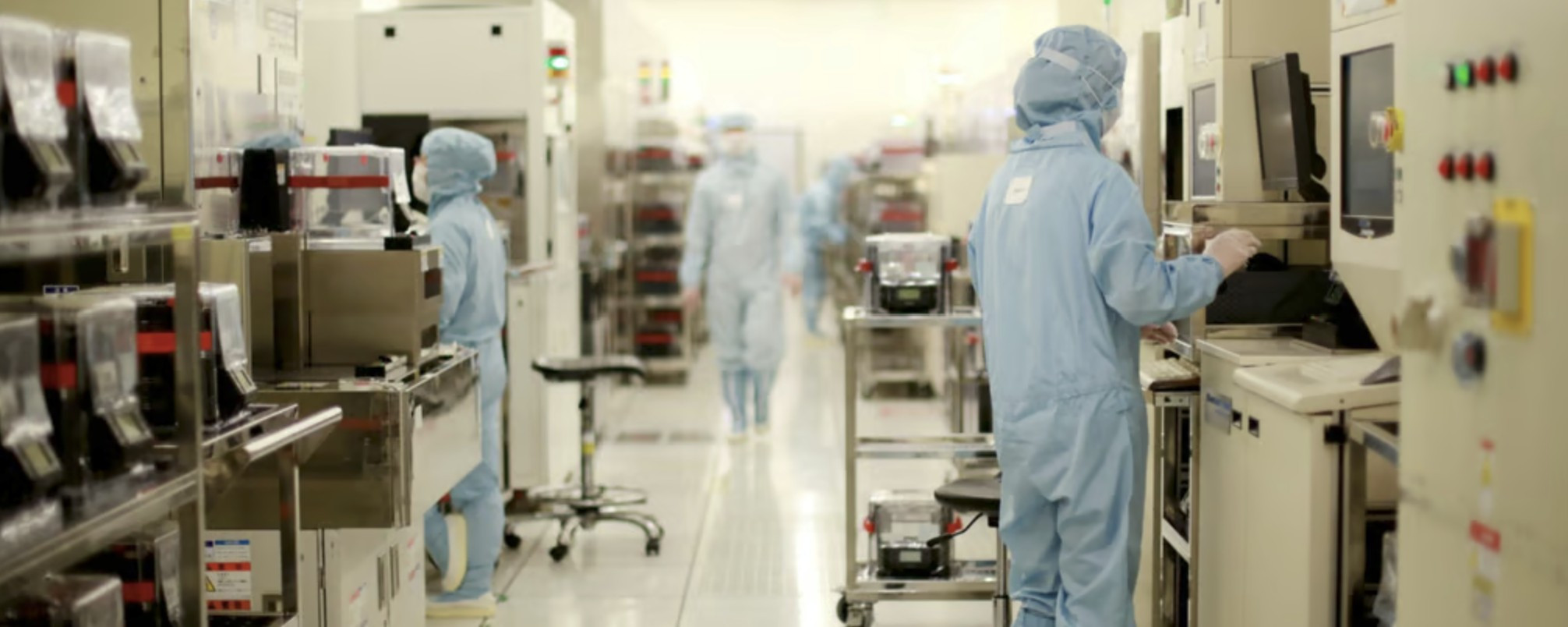 Tin đồn ASML đưa máy EUV sang Trung Quốc bị chế giễu, hé lộ nút thắt lớn nhất ngành chip1