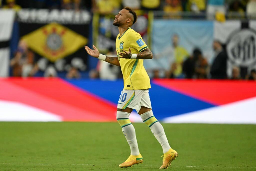 Vinicius và Cunha giúp Brazil dẫn đầu bảng, có thể gặp Nhật Bản