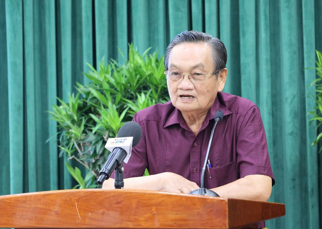 TS. Trần Du Lịch đề xuất bốn nhóm giải pháp trọng tâm để đưa TP.HCM vươn tầm trở thành đô thị có sức cạnh tranh trong khu vực. Ảnh Lê Anh