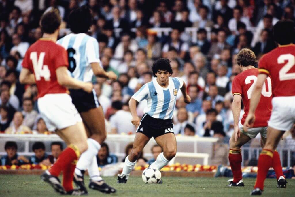Dembele tái hiện hình ảnh Maradona, Mbappe và Haaland bỗng thành vai phụ