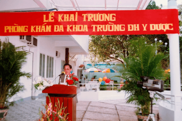 giao-su-nguyen-dinh-hoi-nguoi-kien-taodi-san-y-hoc-viet-nam-hinh-anh 4