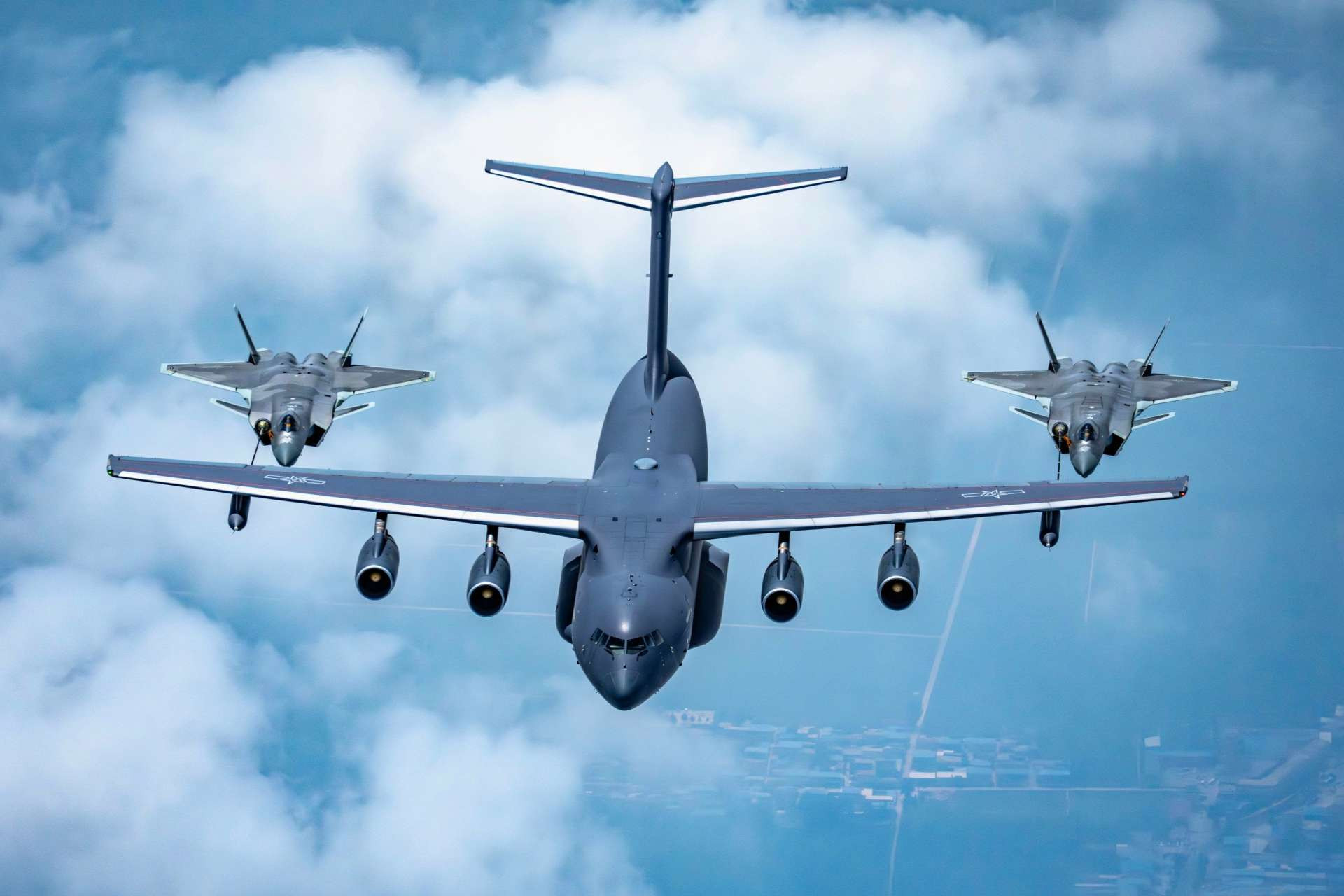 www.armyrecognition.com-images-stories-news-2026-june-_chinas-yy-20a-refueling-of-j-20-stealth-jets-signals-new-airpower-calculus-for-u.s.-pacific-strategy.jpeg