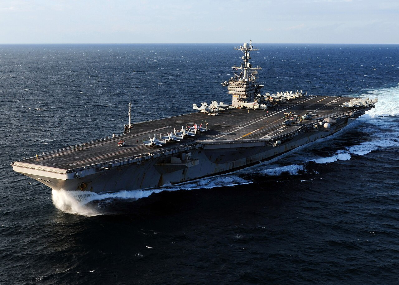 a_sea.jpg-_1280px-us_navy_101206-n-5538k-395_the_aircraft_carrier_uss_george_washington_-cvn_76-_transits_the_east_china_sea.jpg