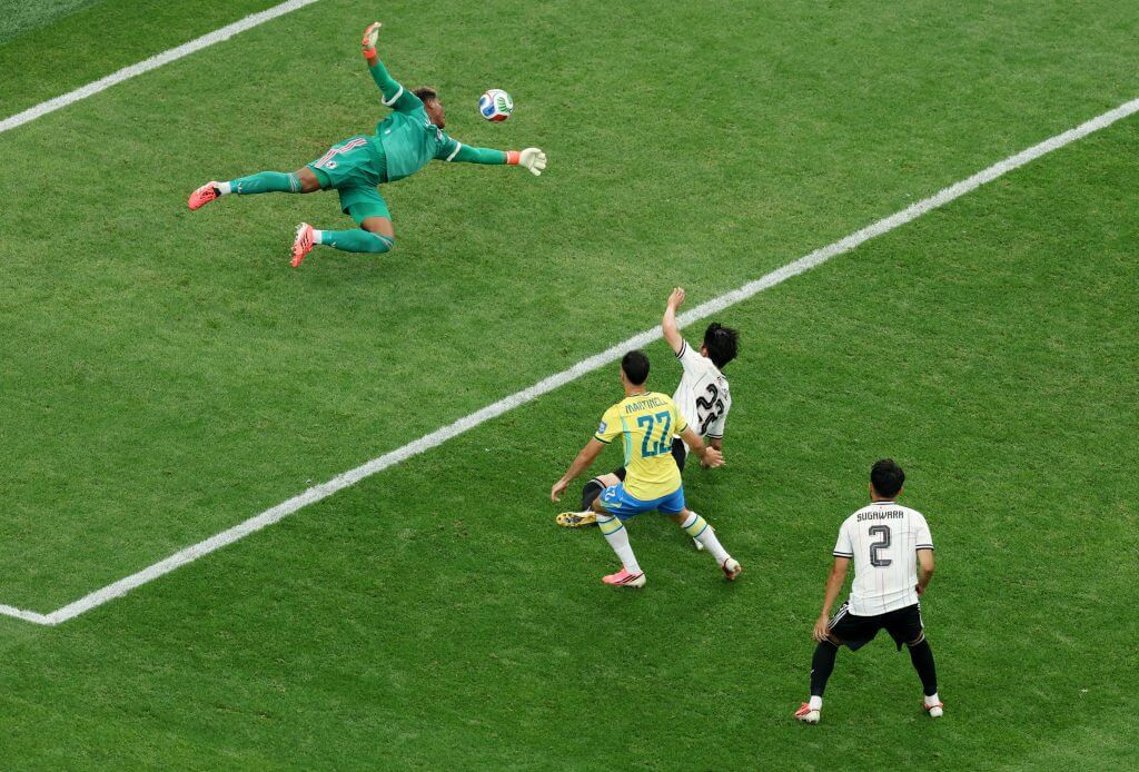 HLV Ancelotti cao tay giúp Brazil lội ngược dòng trước Nhật Bản 