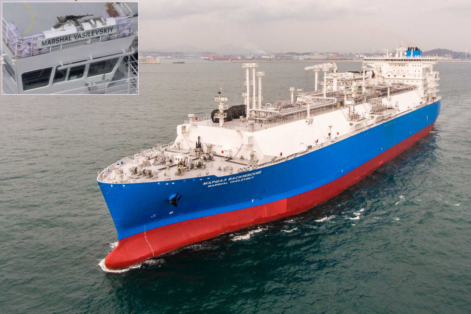 www.armyrecognition.com-images-stories-news-2026-june-_russia-arms-lng-tanker-with-heavy-machine-guns-for-first-time-to-defy-nato-boarding-teams-in-baltic-sea-925-001.jpg