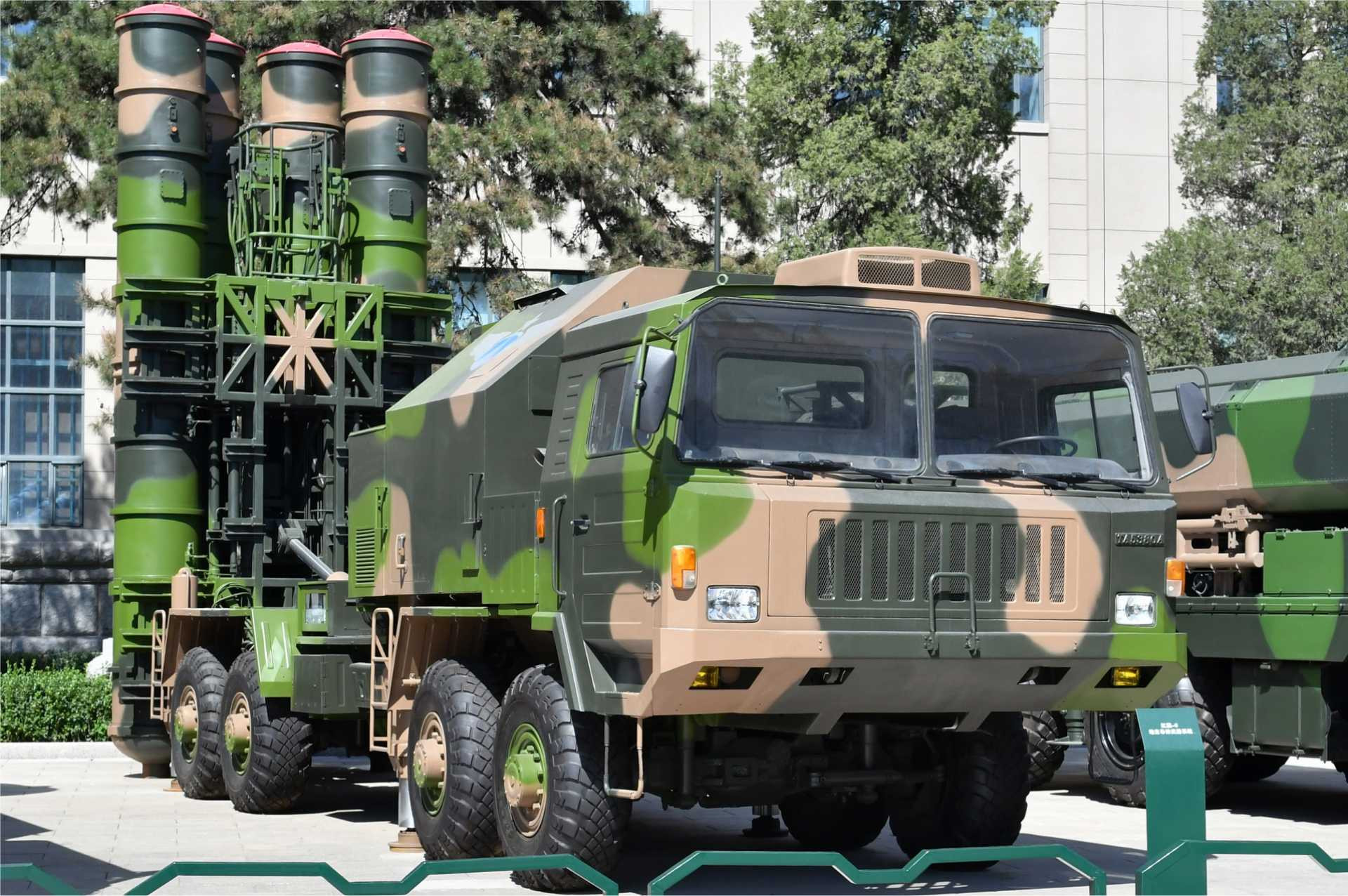 www.armyrecognition.com-images-stories-news-2026-june-_serbia-selects-chinas-hq-9-long-range-air-defense-missile-system-as-first-european-operator-1920-001.jpg