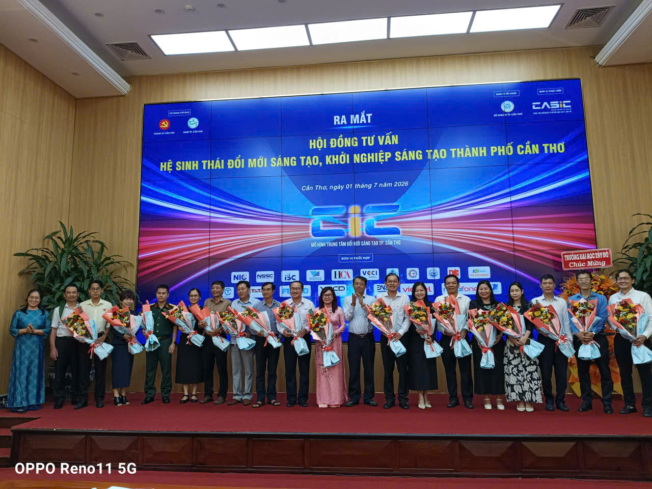 Ra mắt Hội đồng tư vấn đổi mới sáng tạo. Ảnh: Văn Kim Khanh