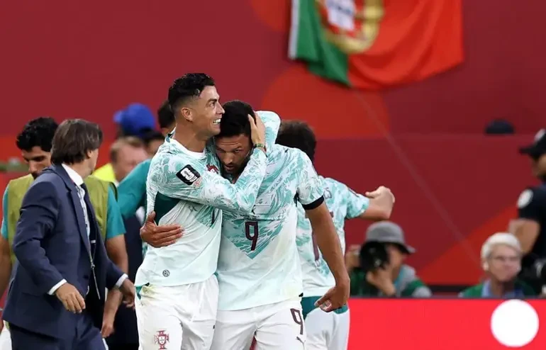 Ronaldo phá dớp World Cup, Ramos hóa người hùng, VAR khiến Croatia ôm hận