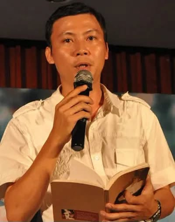 Di ảnh của nhà thơ Bùi Thanh Tuấn. Ảnh: TL