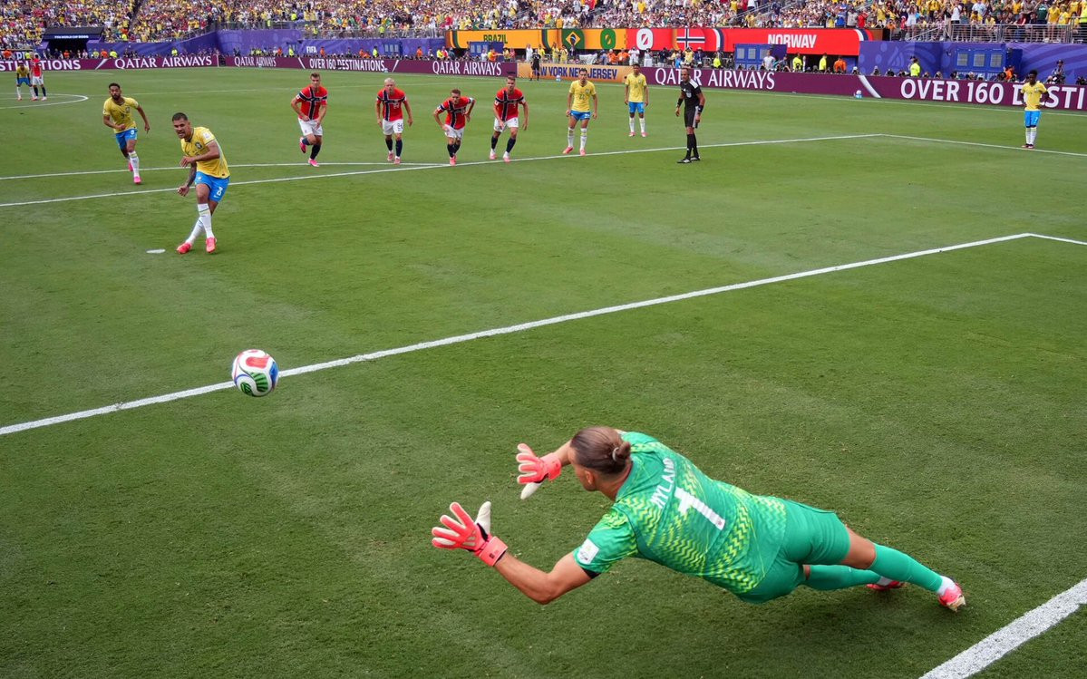 Haaland bắt kịp Mbappe và Messi, Brazil đã sai ở đâu2