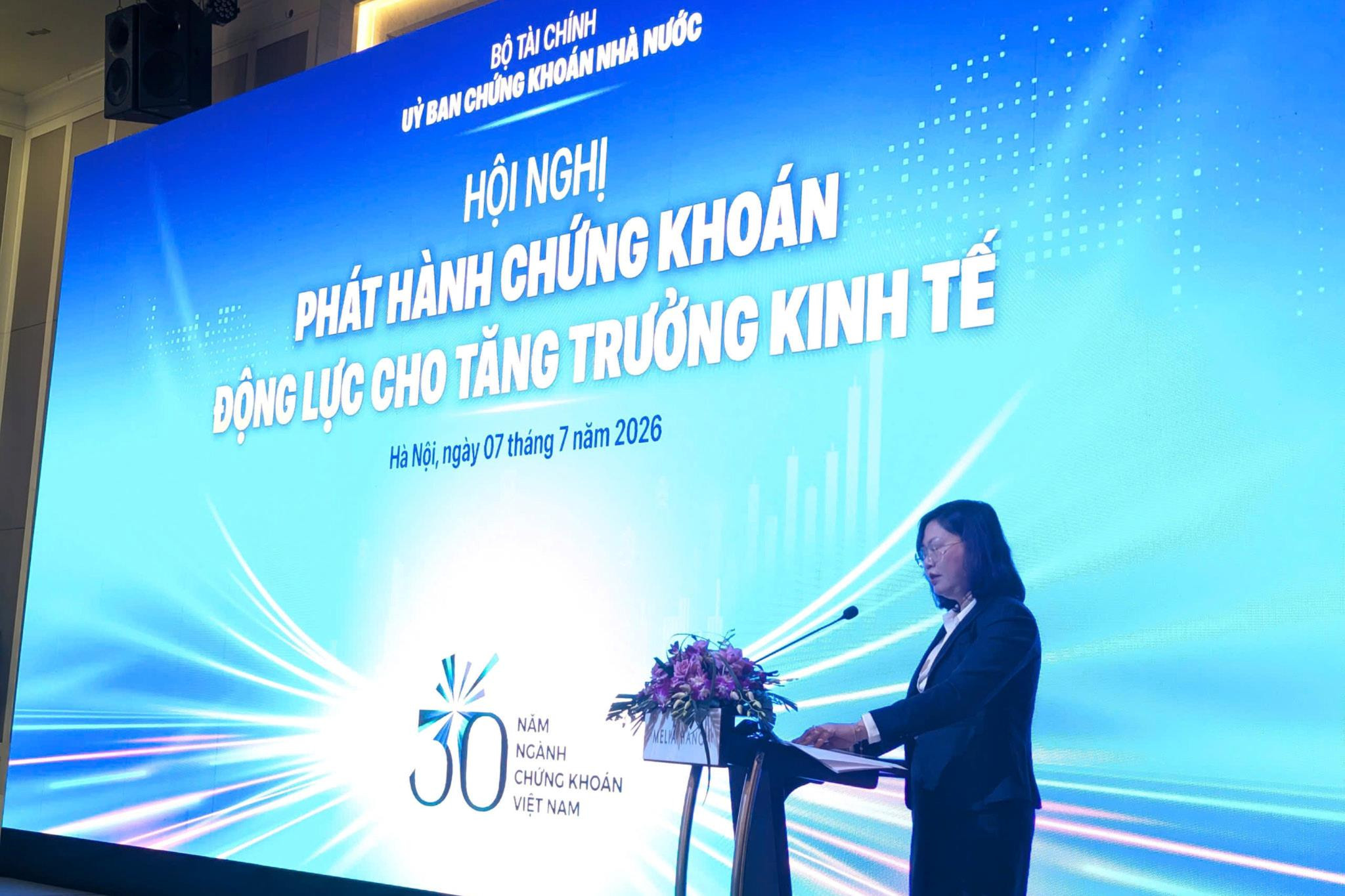 Thúc đẩy tăng trưởng kinh tế từ vốn phát hành chứng khoán 