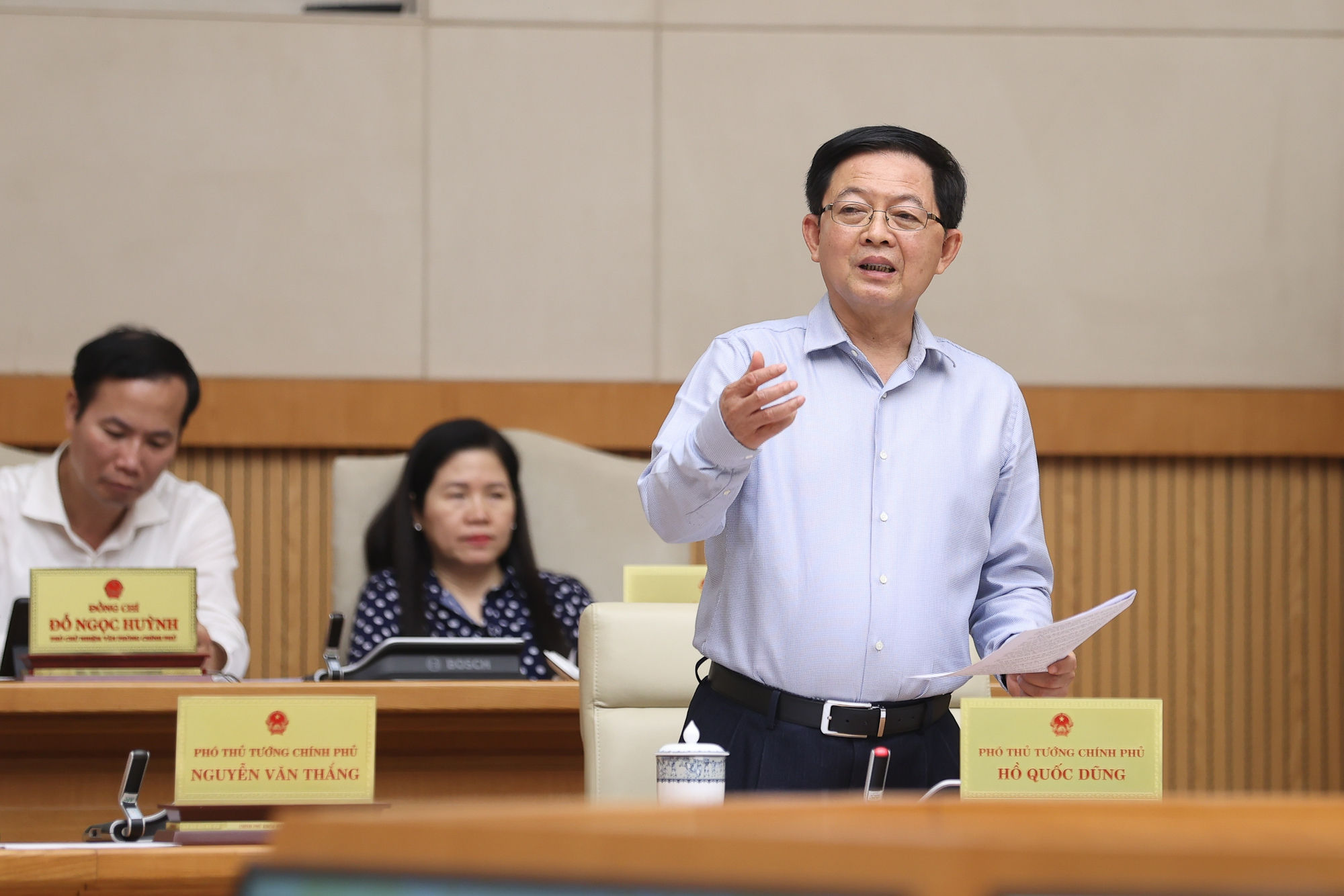 Thủ tướng: Thể chế phải tạo đột phá phát triển và thực thi phải hiệu quả, không trở thành 'điểm nghẽn của điểm nghẽn'- Ảnh 4.
