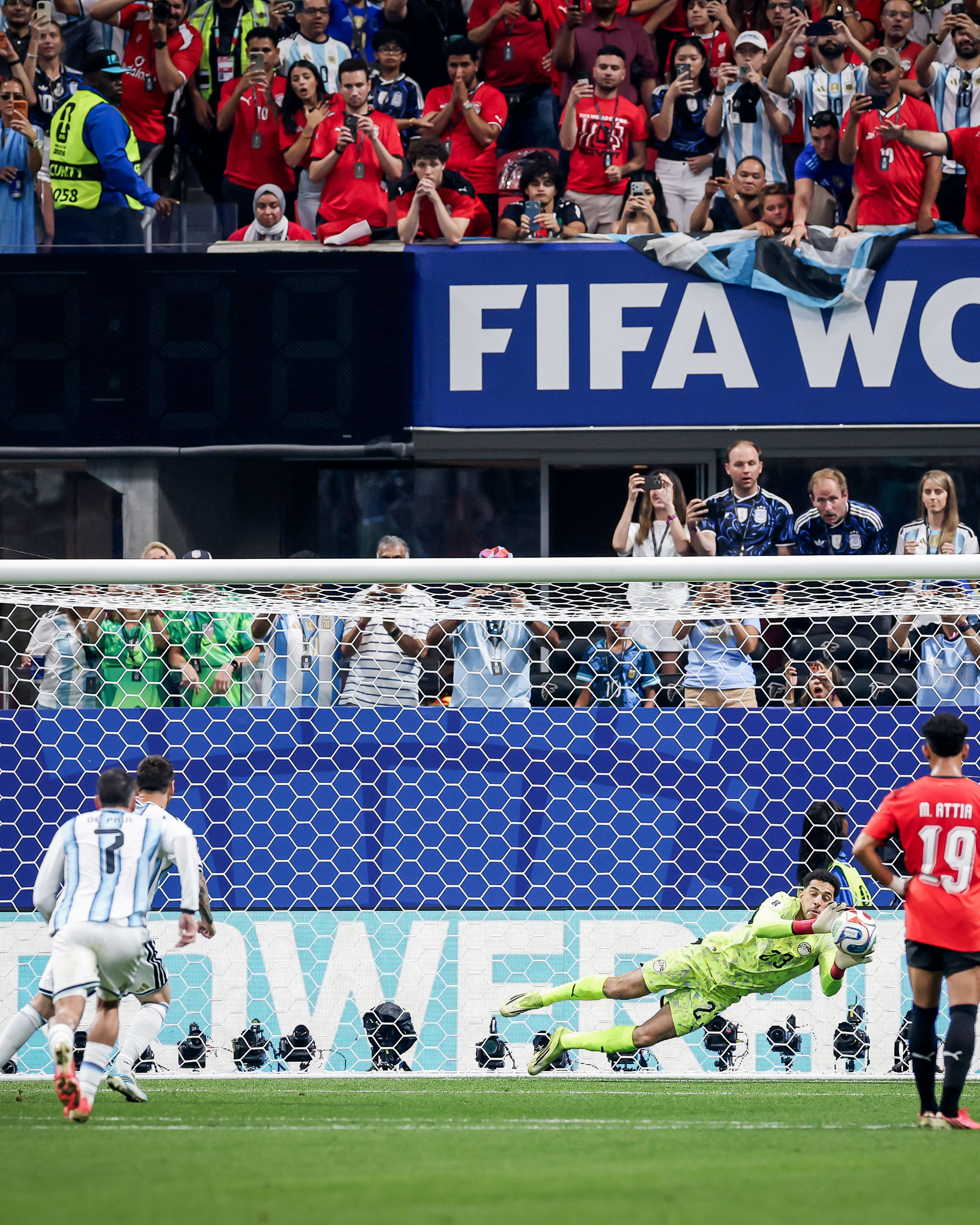 Messi giúp Argentina lội ngược dòng không tưởng, Ai Cập tố World Cup được sắp đặt