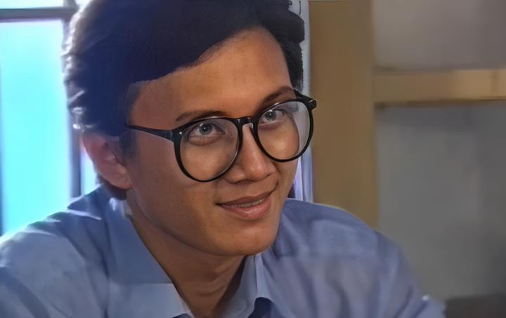 Lê Công Tuấn Anh trong tạo hình nhạc sĩ Quang Sơn trong phim Em còn nhớ hay em đã quên