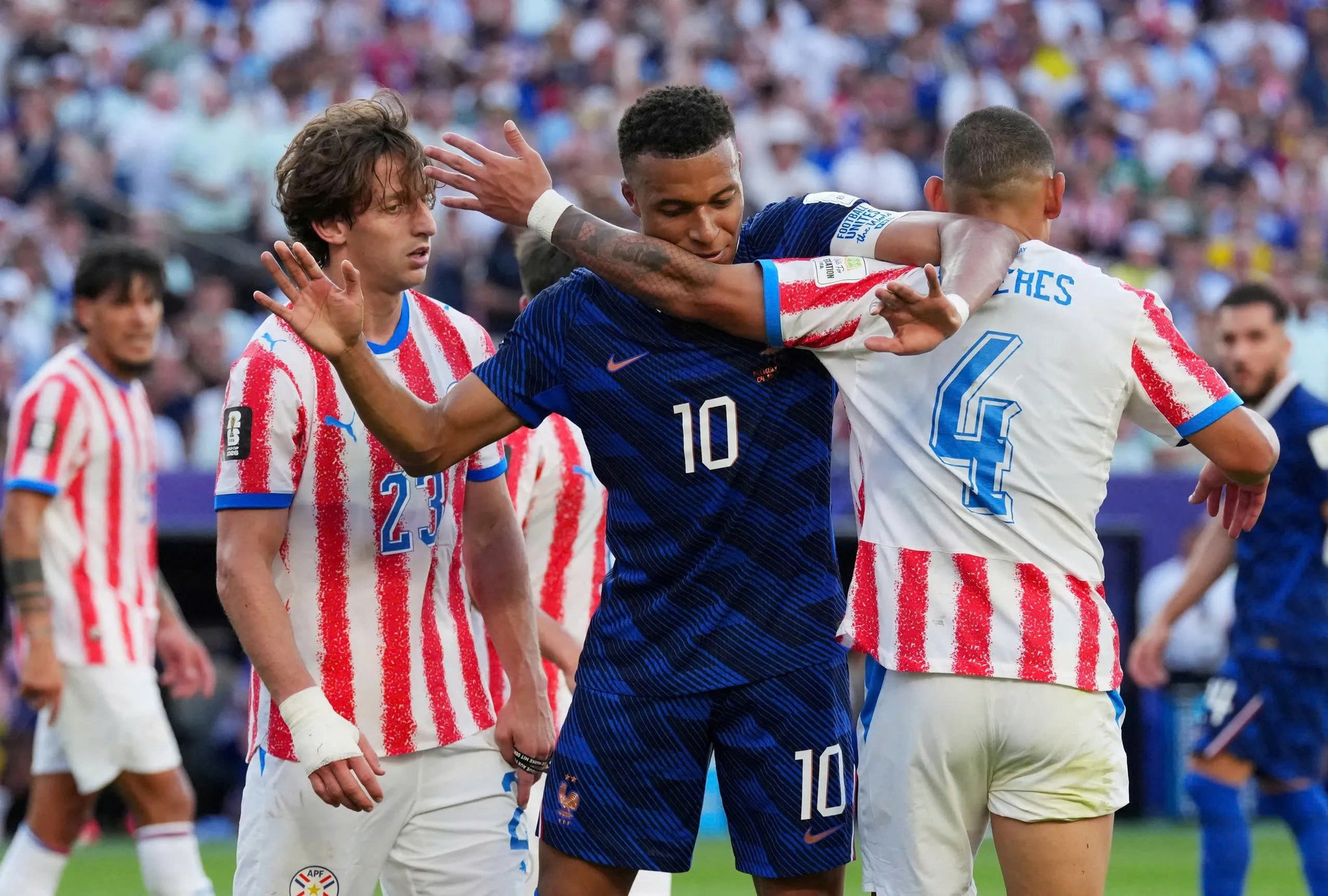 ki-nguyen-mbappe.jpg