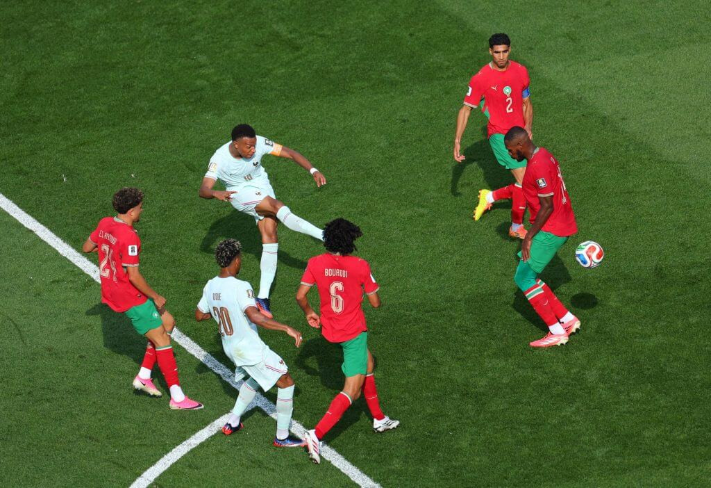 Tình huống Mbappe ghi bàn mở tỉ số trận đấu. Ảnh: Getty Images