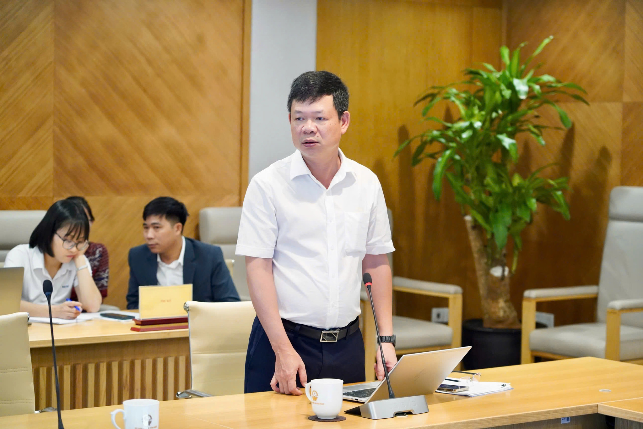 Ông Bùi Quang Minh – hỗ trợ lãi suất vay.