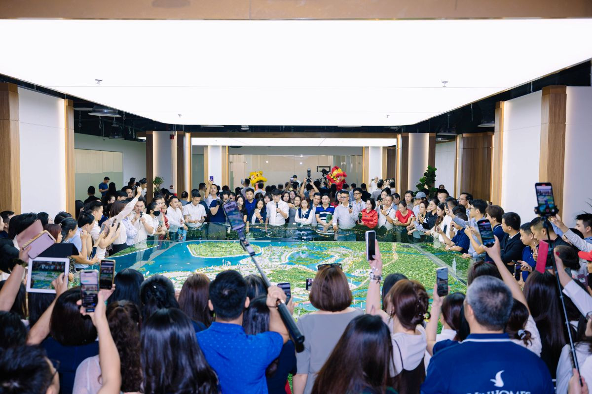 Sau Quảng Ninh, Hà Nội là địa điểm tiếp theo trưng bày sa bàn của Vinhomes Global Gate Hạ Long.