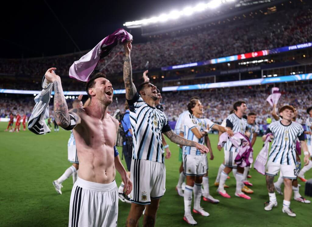 Messi và duyên nợ 60 năm khiến vé Anh - Argentina đắt gấp đôi Pháp - Tây Ban Nha1