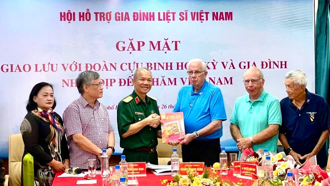trung-tuong-hoang-khanh-hung-1.jpg